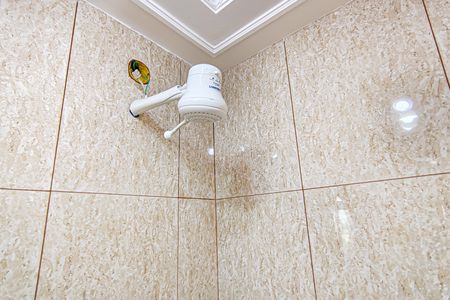 Casa de condomínio para alugar com 321m², 5 quartos e 4 vagas Casa de condomínio para alugar com 321m², 5 quartos e 4 vagasBanheiro da Suíte 1