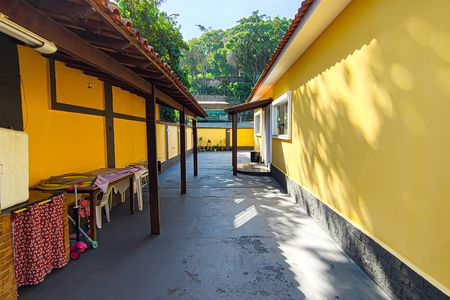 Casa de condomínio para alugar com 321m², 5 quartos e 4 vagas Casa de condomínio para alugar com 321m², 5 quartos e 4 vagasÁrea Comum