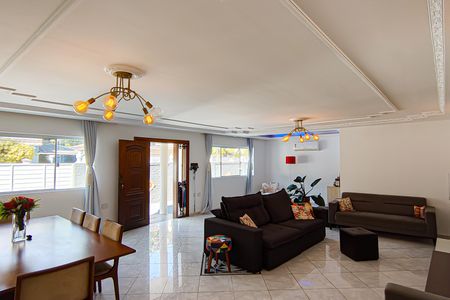 Casa de condomínio para alugar com 321m², 5 quartos e 4 vagas Casa de condomínio para alugar com 321m², 5 quartos e 4 vagasSala