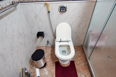 Casa de condomínio para alugar com 321m², 5 quartos e 4 vagas Casa de condomínio para alugar com 321m², 5 quartos e 4 vagasBanheiro da Suíte 3