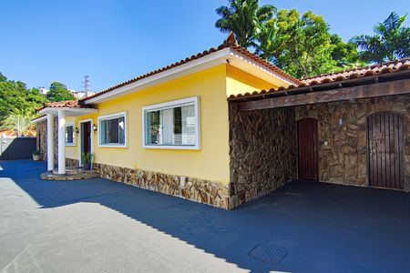 Casa de condomínio para alugar com 321m², 5 quartos e 4 vagas Casa de condomínio para alugar com 321m², 5 quartos e 4 vagasÁrea Comum