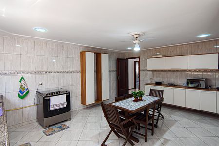 Casa de condomínio para alugar com 321m², 5 quartos e 4 vagas Casa de condomínio para alugar com 321m², 5 quartos e 4 vagasCozinha