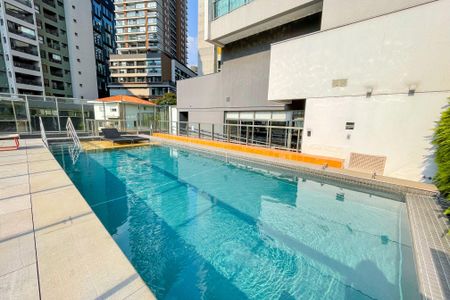 Studio para alugar com 24m², 1 quarto e sem vaga Studio para alugar com 24m², 1 quarto e sem vagaÁrea comum - Piscina