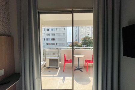 Studio para alugar com 24m², 1 quarto e sem vaga Studio para alugar com 24m², 1 quarto e sem vagaVaranda