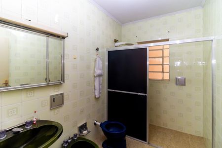 Casa à venda com 319m², 3 quartos e 4 vagasBanheiro 2