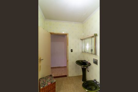 Casa à venda com 319m², 3 quartos e 4 vagasBanheiro 2