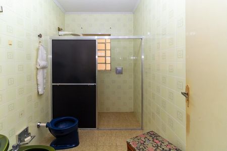 Casa à venda com 319m², 3 quartos e 4 vagasBanheiro 2