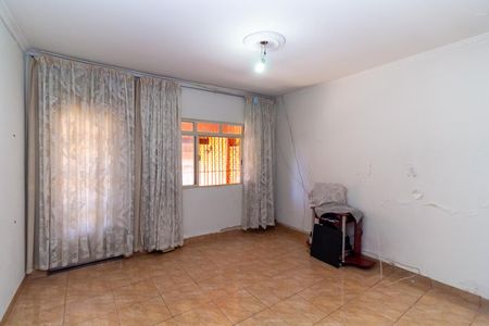 Casa à venda com 319m², 3 quartos e 4 vagasSala de estar