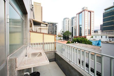 Apartamento à venda com 186m², 3 quartos e 1 vagaÁrea de Serviço