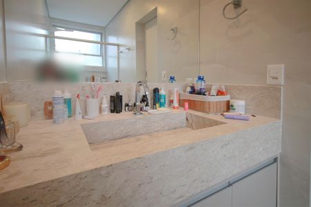 Apartamento à venda com 186m², 3 quartos e 1 vagaBanheiro da Suíte