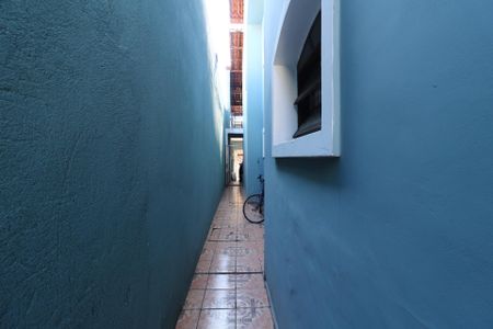 Casa à venda com 185m², 3 quartos e 2 vagasCorredor externo