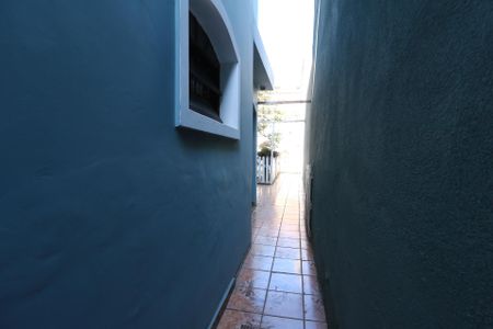 Casa à venda com 185m², 3 quartos e 2 vagasCorredor externo