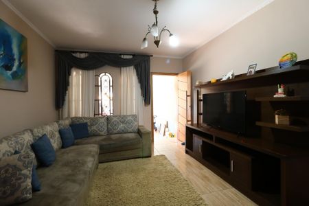 Casa à venda com 185m², 3 quartos e 2 vagasSala