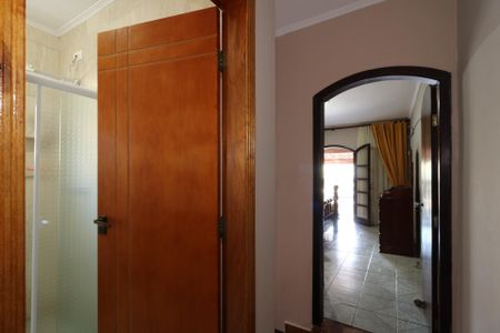 Casa à venda com 185m², 3 quartos e 2 vagasCorredor piso superior