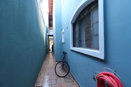 Casa à venda com 185m², 3 quartos e 2 vagasCorredor externo