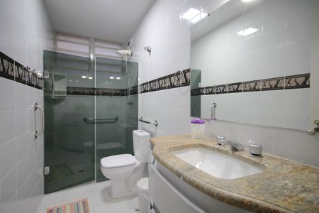 Apartamento à venda com 180m², 4 quartos e 1 vagaBanheiro da Suíte