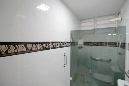 Apartamento à venda com 180m², 4 quartos e 1 vagaBanheiro da Suíte