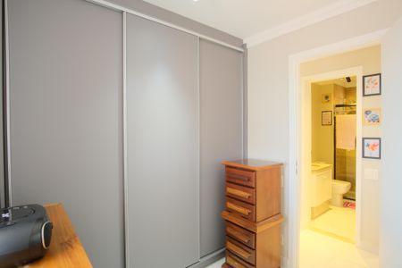 Apartamento à venda com 80m², 3 quartos e 2 vagasQuarto 2