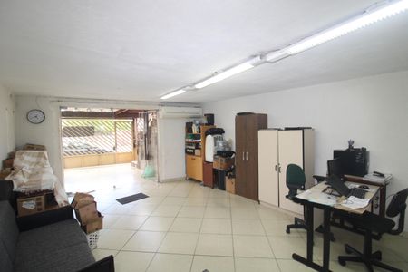 Casa à venda com 160m², 3 quartos e 2 vagasGaragem