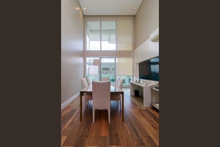 Apartamento à venda com 173m², 3 quartos e 3 vagas Apartamento à venda com 173m², 3 quartos e 3 vagasSala