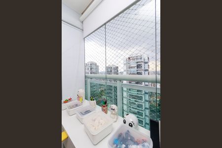 Apartamento à venda com 173m², 3 quartos e 3 vagas Apartamento à venda com 173m², 3 quartos e 3 vagasSuíte 3 - Varanda