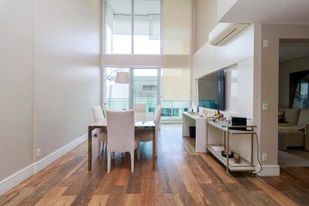 Apartamento à venda com 173m², 3 quartos e 3 vagas Apartamento à venda com 173m², 3 quartos e 3 vagasSala