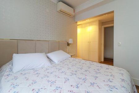 Apartamento à venda com 173m², 3 quartos e 3 vagas Apartamento à venda com 173m², 3 quartos e 3 vagasSuíte 1