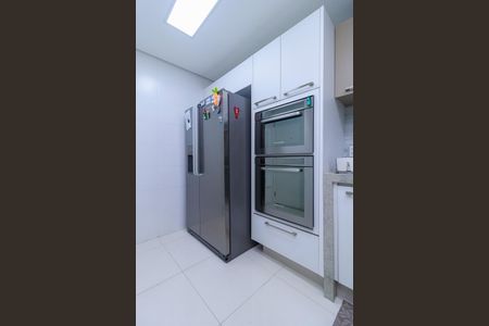 Apartamento à venda com 173m², 3 quartos e 3 vagas Apartamento à venda com 173m², 3 quartos e 3 vagasCozinha