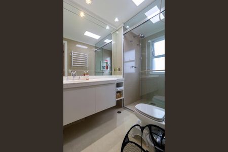 Apartamento à venda com 173m², 3 quartos e 3 vagas Apartamento à venda com 173m², 3 quartos e 3 vagasSuíte 1 - Banheiro