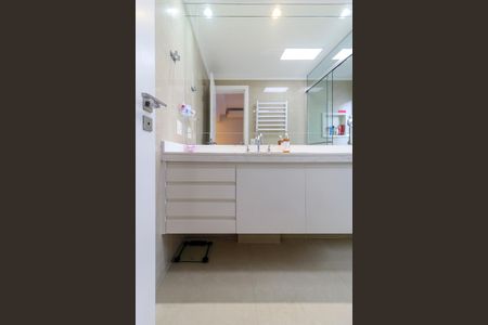 Apartamento à venda com 173m², 3 quartos e 3 vagas Apartamento à venda com 173m², 3 quartos e 3 vagasSuíte 1 - Banheiro