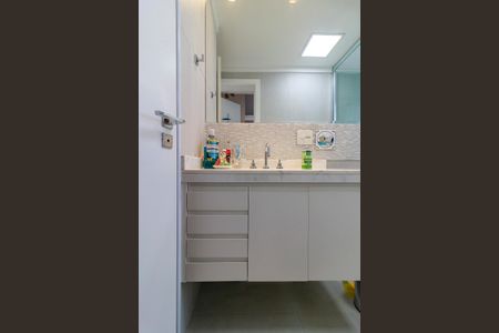 Apartamento à venda com 173m², 3 quartos e 3 vagas Apartamento à venda com 173m², 3 quartos e 3 vagasSuíte 3 - Banheiro