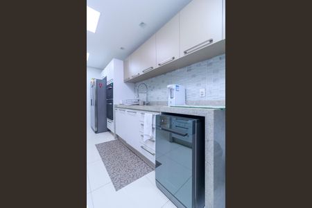 Apartamento à venda com 173m², 3 quartos e 3 vagas Apartamento à venda com 173m², 3 quartos e 3 vagasCozinha