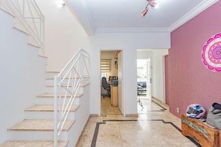 Casa à venda com 240m², 3 quartos e 2 vagas Casa à venda com 240m², 3 quartos e 2 vagasHall de entrada