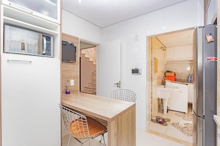 Casa à venda com 240m², 3 quartos e 2 vagas Casa à venda com 240m², 3 quartos e 2 vagasCozinha