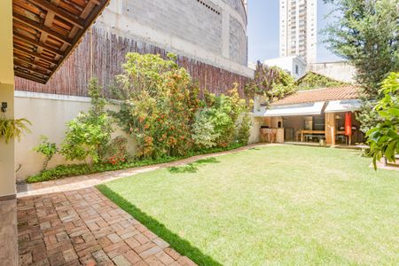 Casa à venda com 240m², 3 quartos e 2 vagas Casa à venda com 240m², 3 quartos e 2 vagasQuintal/ Jardim