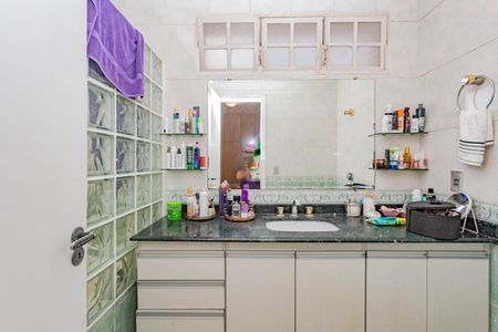 Casa à venda com 240m², 3 quartos e 2 vagas Casa à venda com 240m², 3 quartos e 2 vagasBanheiro da Suíte