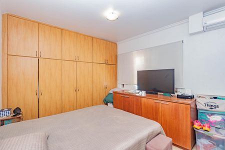 Casa à venda com 240m², 3 quartos e 2 vagas Casa à venda com 240m², 3 quartos e 2 vagasSuíte