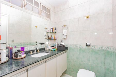 Casa à venda com 240m², 3 quartos e 2 vagas Casa à venda com 240m², 3 quartos e 2 vagasBanheiro da Suíte