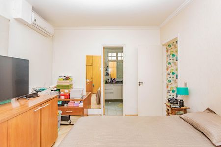 Casa à venda com 240m², 3 quartos e 2 vagas Casa à venda com 240m², 3 quartos e 2 vagasSuíte