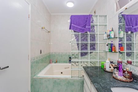 Casa à venda com 240m², 3 quartos e 2 vagas Casa à venda com 240m², 3 quartos e 2 vagasBanheiro da Suíte