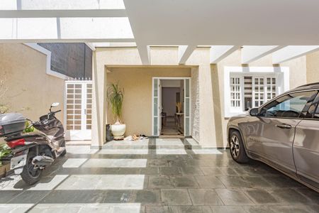 Casa à venda com 240m², 3 quartos e 2 vagas Casa à venda com 240m², 3 quartos e 2 vagasGaragem