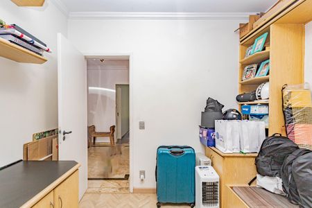 Casa à venda com 240m², 3 quartos e 2 vagas Casa à venda com 240m², 3 quartos e 2 vagasEscritório