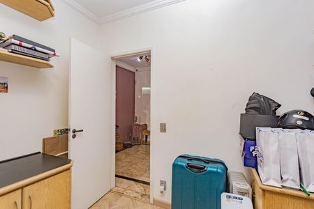 Casa à venda com 240m², 3 quartos e 2 vagas Casa à venda com 240m², 3 quartos e 2 vagasEscritório