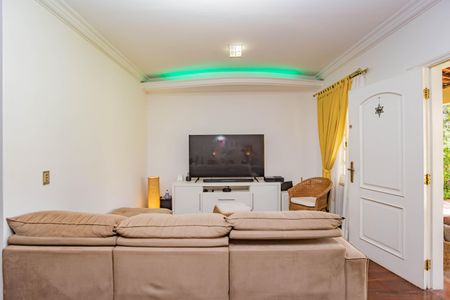 Casa à venda com 240m², 3 quartos e 2 vagas Casa à venda com 240m², 3 quartos e 2 vagasSala