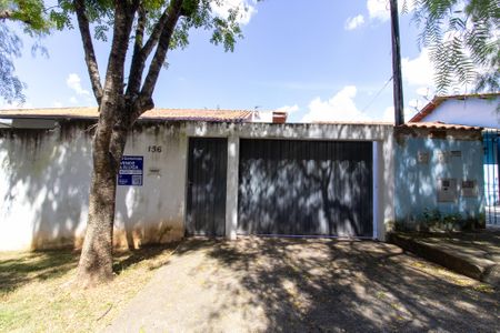 Casa à venda com 180m², 3 quartos e 2 vagasFachada