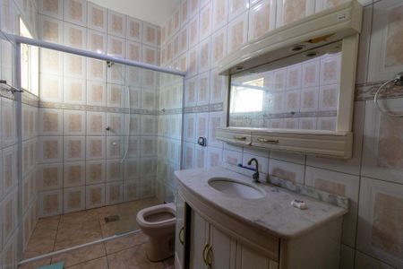 Casa à venda com 180m², 3 quartos e 2 vagasBanheiro