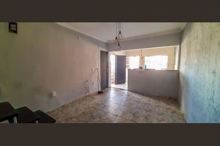 Casa para alugar com 180m², 3 quartos e 2 vagasSala