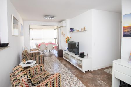 Apartamento à venda com 211m², 3 quartos e 2 vagas Apartamento à venda com 211m², 3 quartos e 2 vagasSala