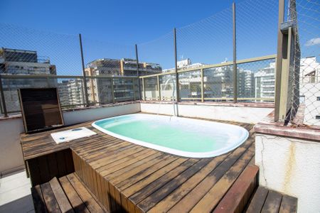 Apartamento à venda com 211m², 3 quartos e 2 vagas Apartamento à venda com 211m², 3 quartos e 2 vagasPiscina Cobertura