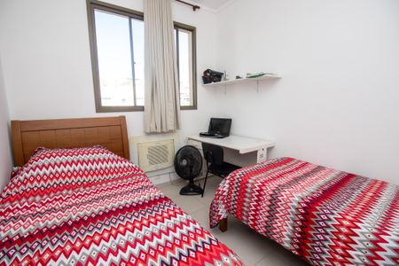 Apartamento à venda com 211m², 3 quartos e 2 vagas Apartamento à venda com 211m², 3 quartos e 2 vagasQuarto 2